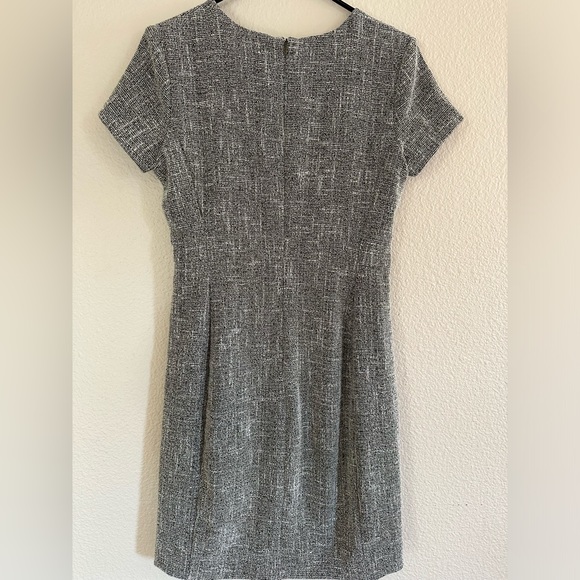 Banana Republic Women’s Classic Grey Stretch Boucle Tweed Sheath Dress Size 0 - Picture 9 of 9